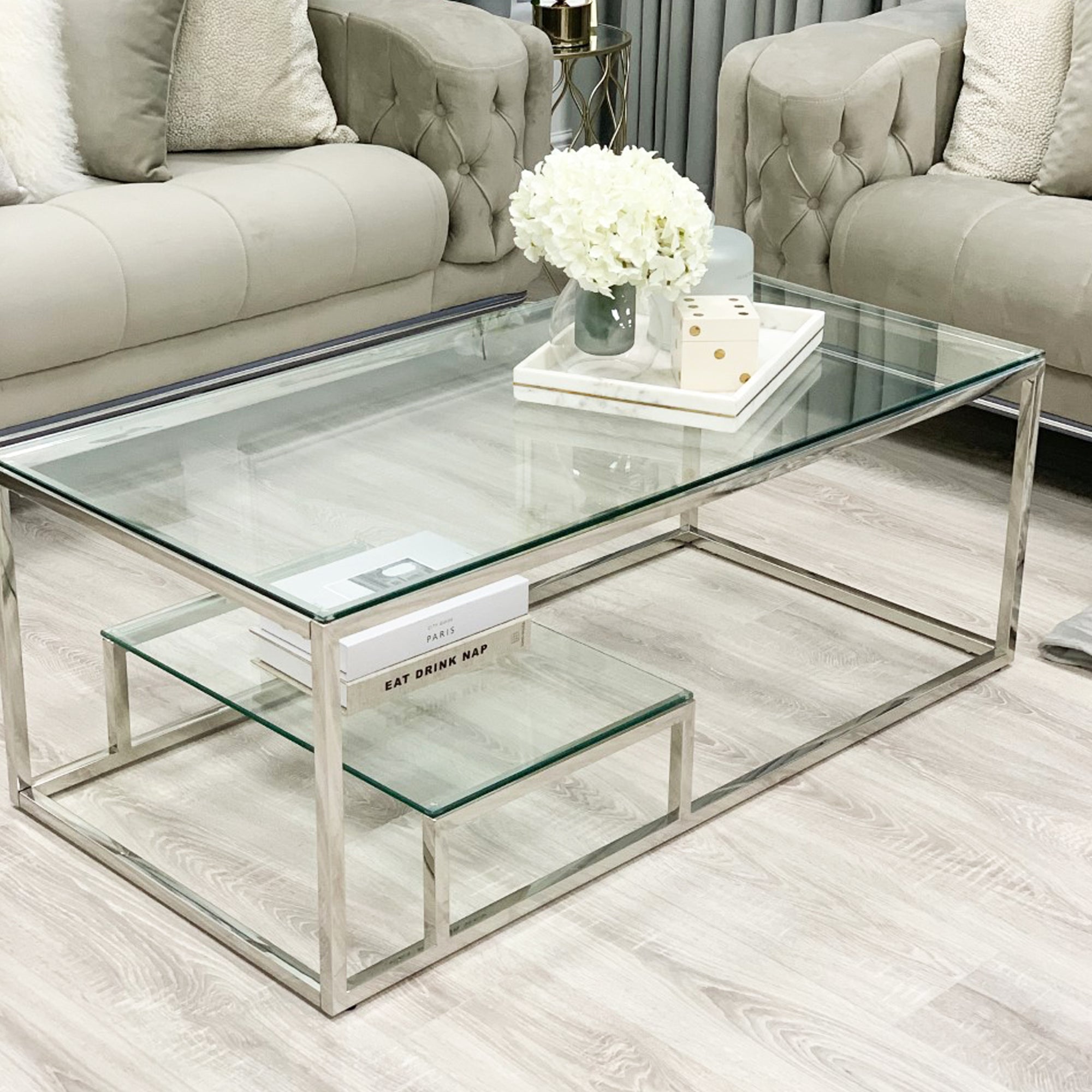 Table basse minimaliste en verre Enzo avec cadre argenté