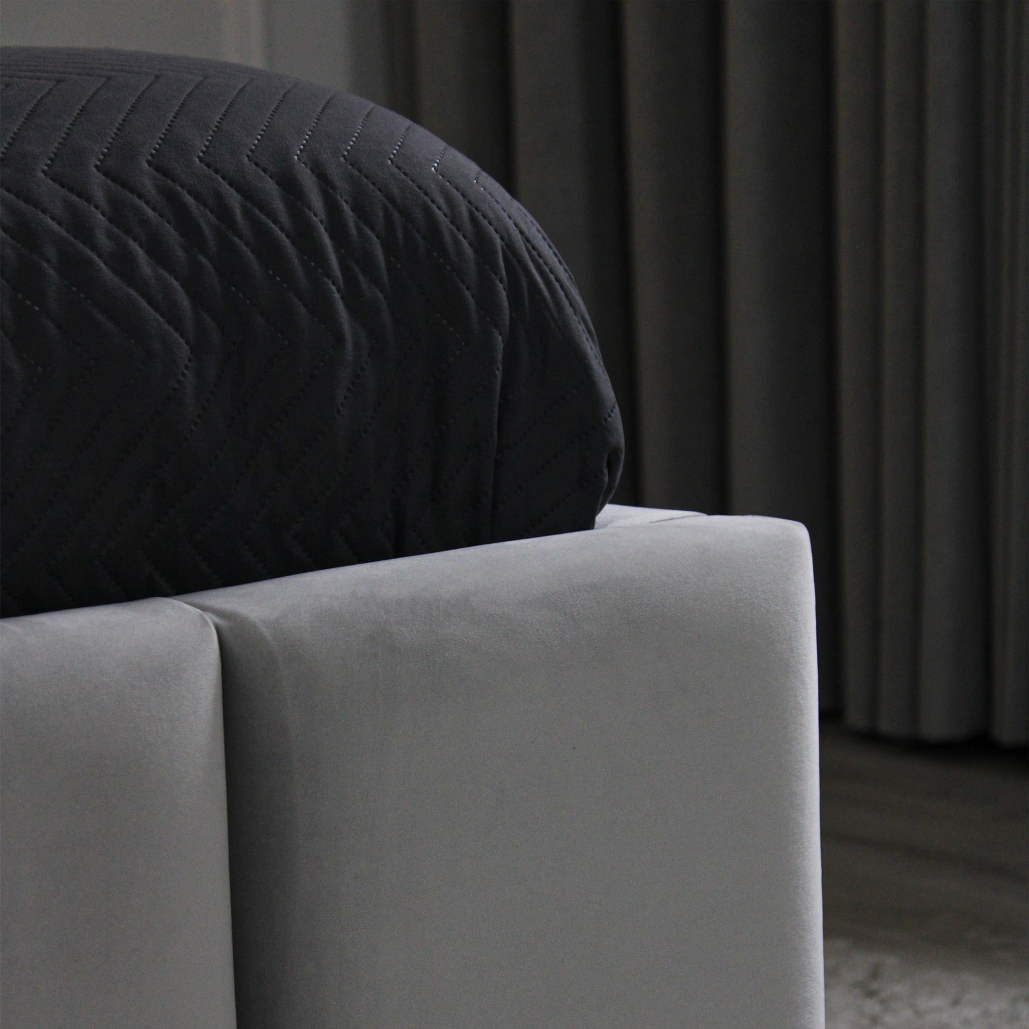 Lit ottoman de rangement rembourré gris clair Imogen