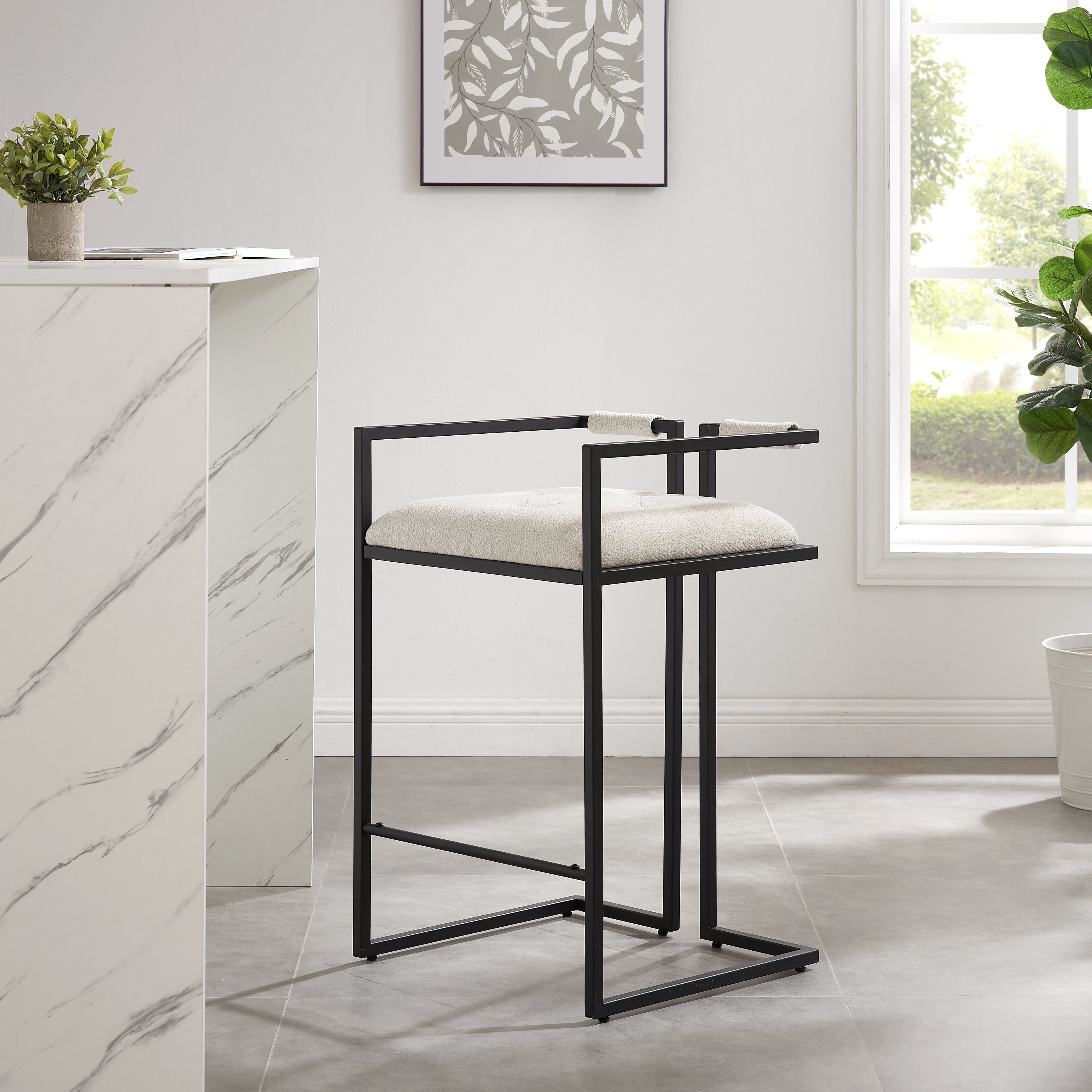 Tabouret de bar moderne Cassie en tissu ivoire et cadre noir