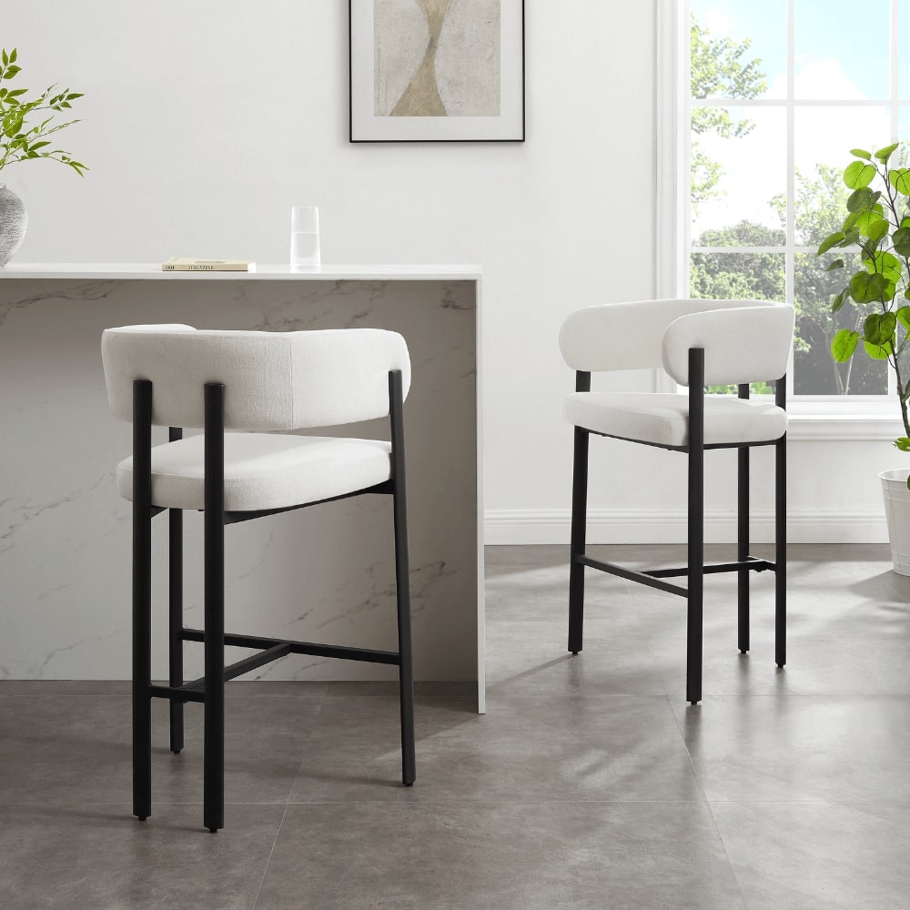 Tabouret de bar courbé Elle en lin ivoire avec cadre en métal noir