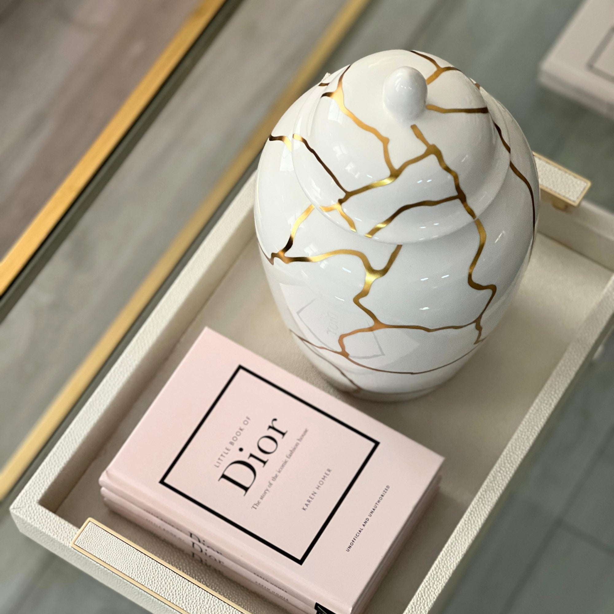 Pot à gingembre blanc et doré à motif craquelé