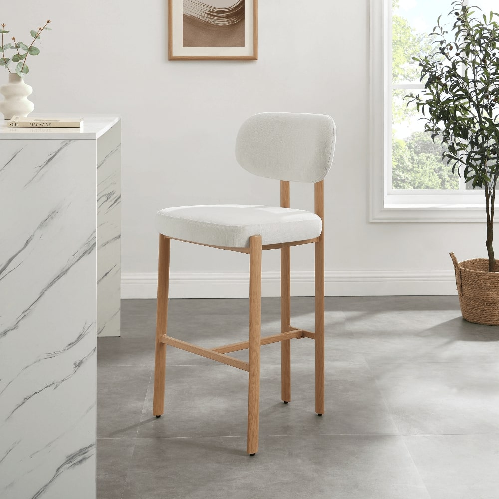 Tabouret de bar Kiah en lin ivoire avec cadre effet chêne naturel