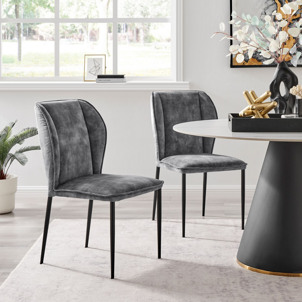 Chaise de salle à manger à oreilles en velours gris Nina avec pieds noirs