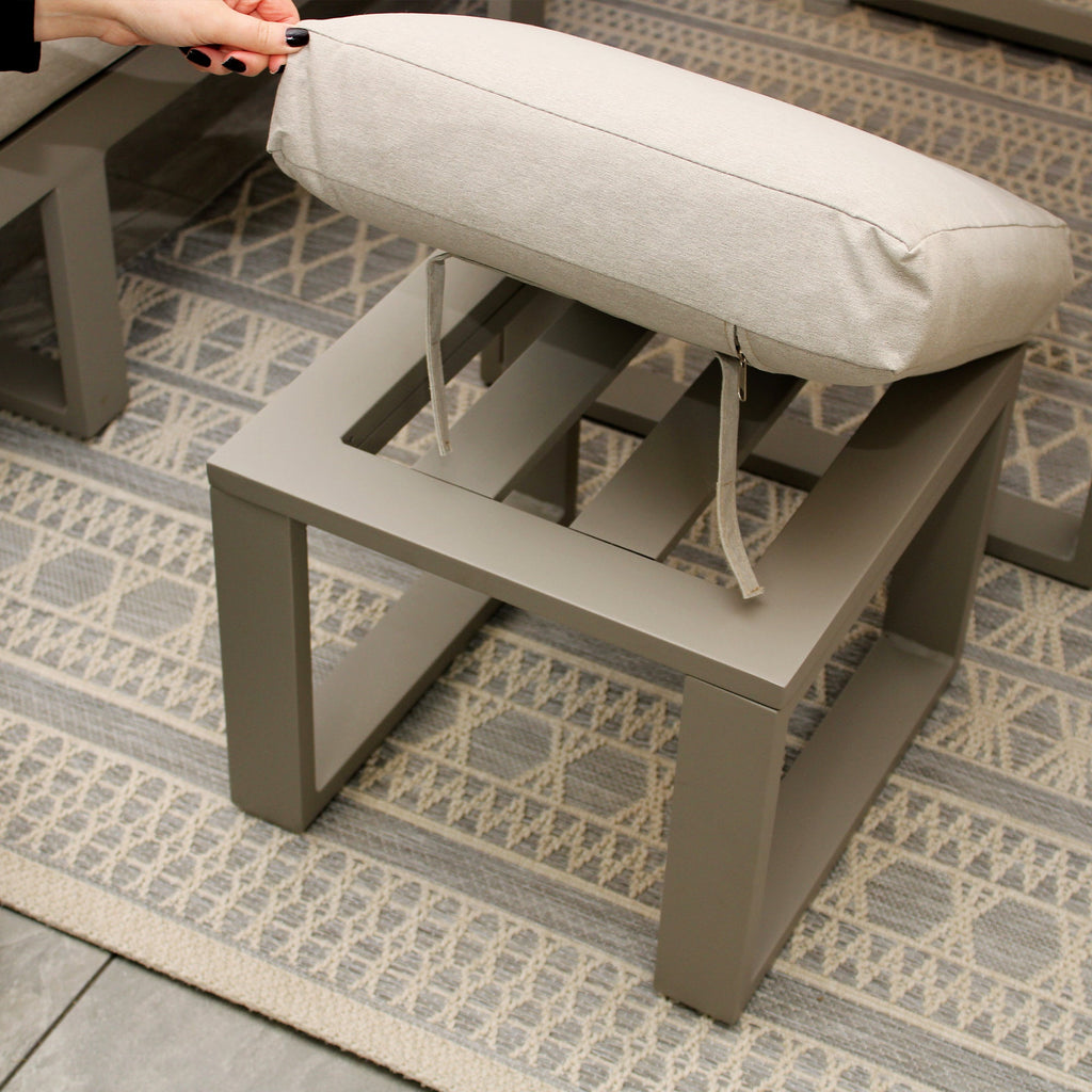 Ensemble de jardin modulaire avec canapé et cadre en aluminium gris clair neutre