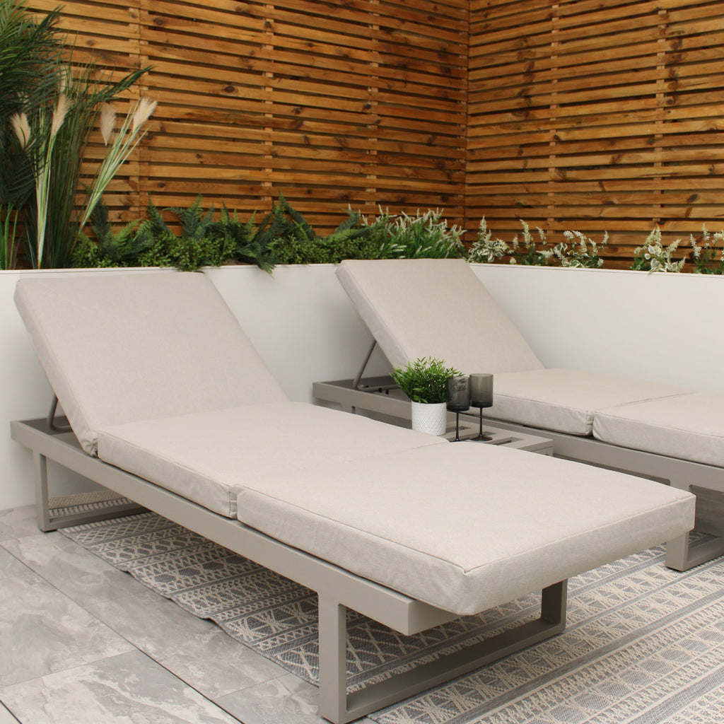 Ensemble de jardin modulaire avec canapé et cadre en aluminium gris clair neutre