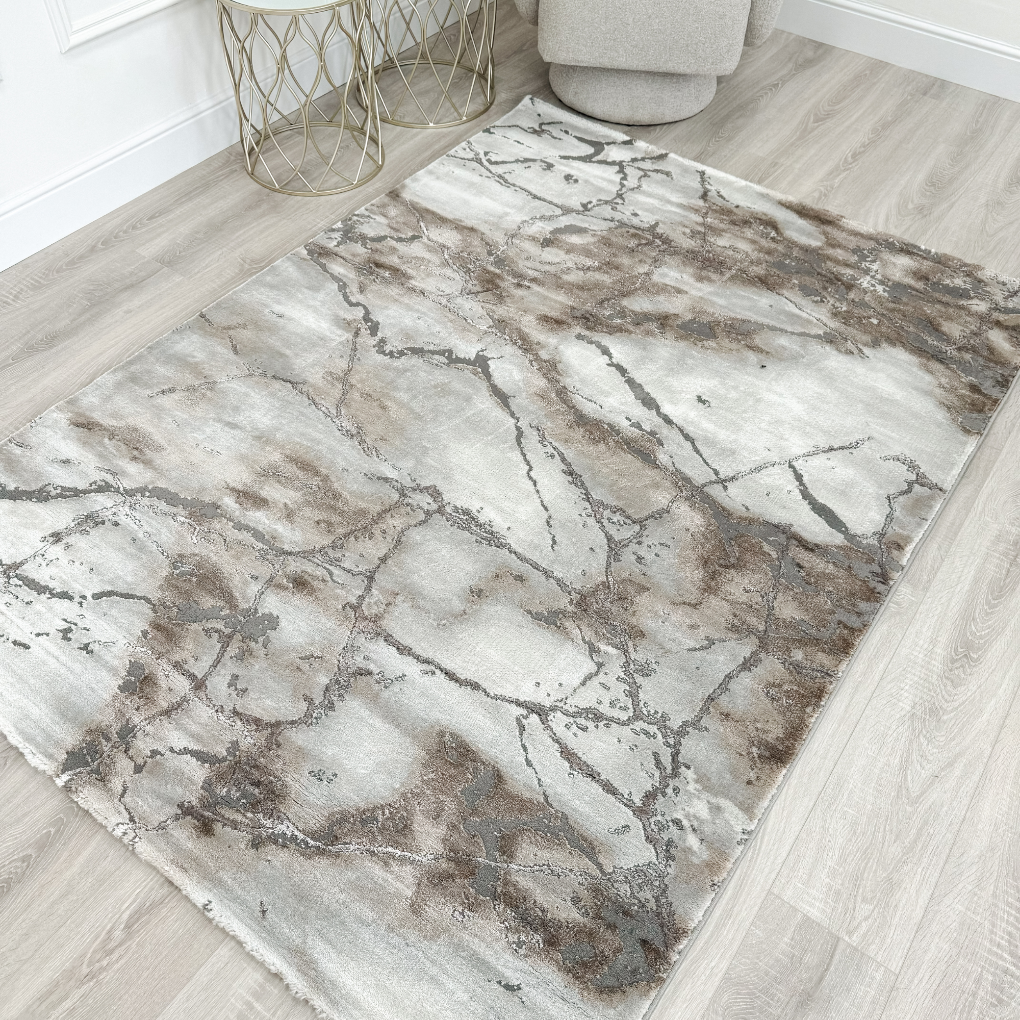 Tapis design métallisé argenté et marbre taupe 160 x 220