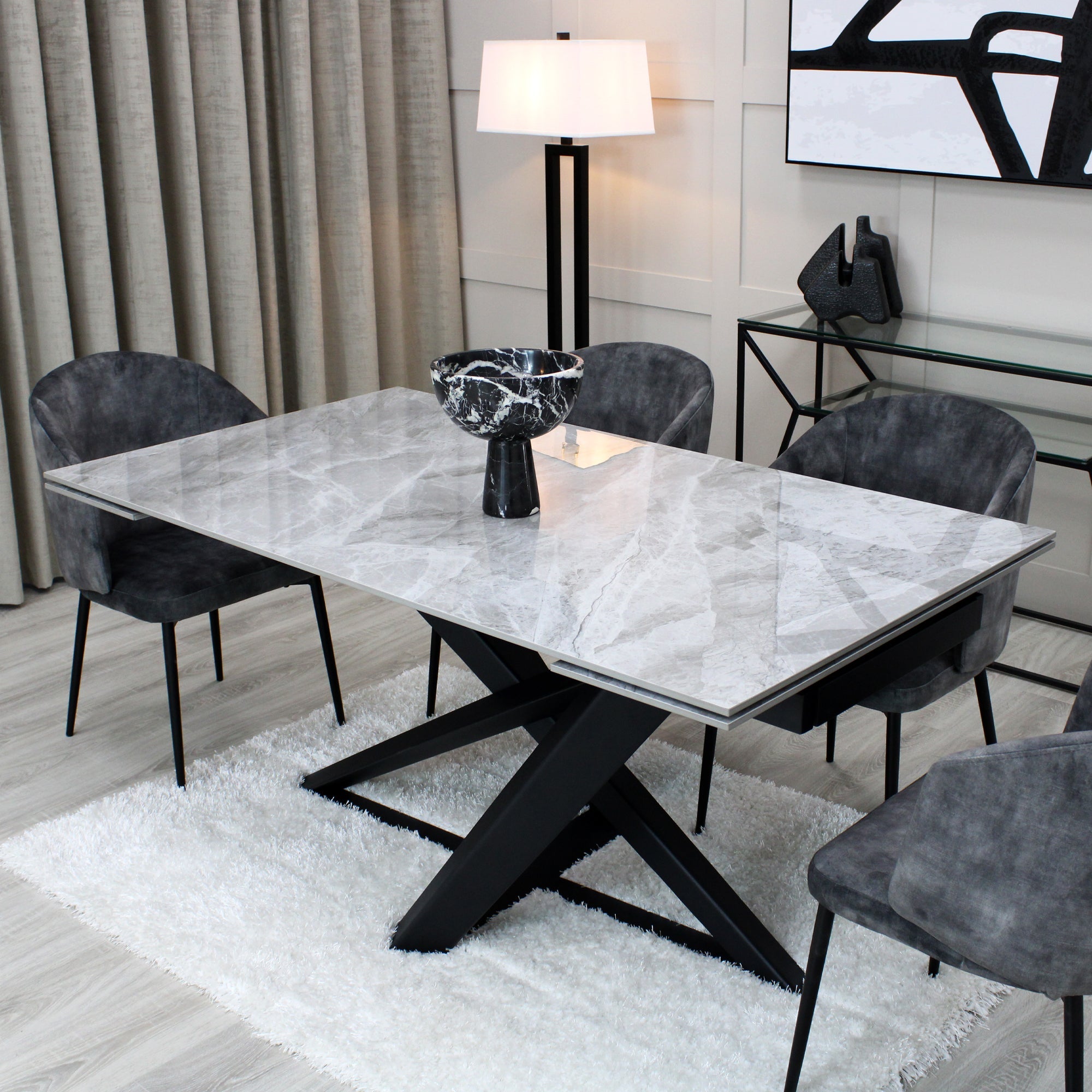 Table à manger extensible en céramique grise effet marbre avec base noire