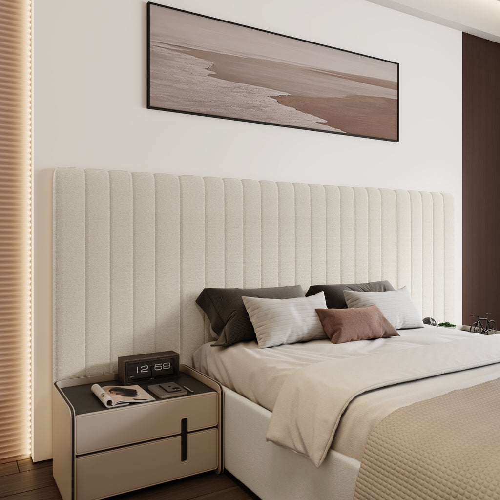 Lit coffre-fort Inaya en velours crème avec tête de lit et panneau large en tissu, king size