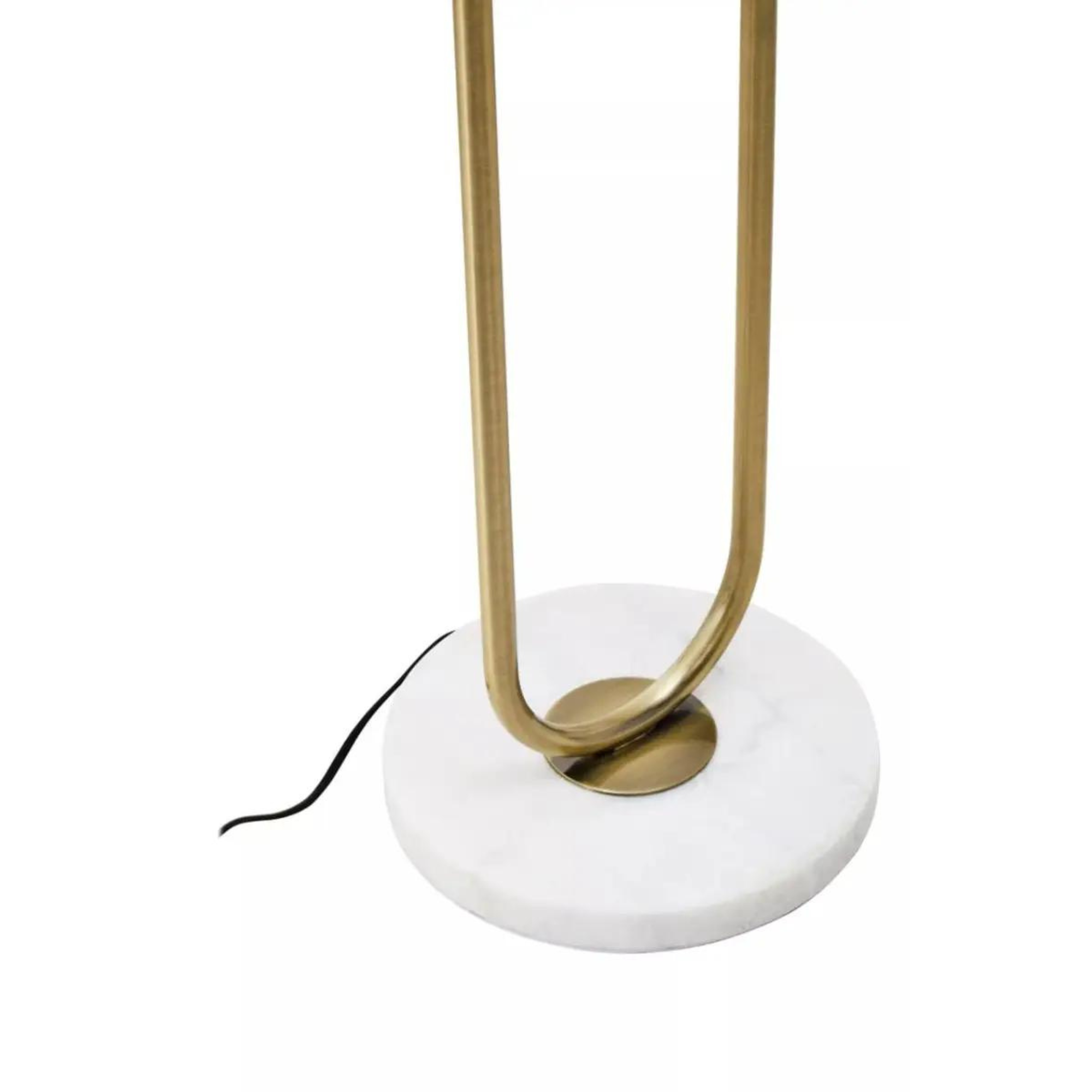 Lampadaire Loop en métal doré avec abat-jour rond blanc