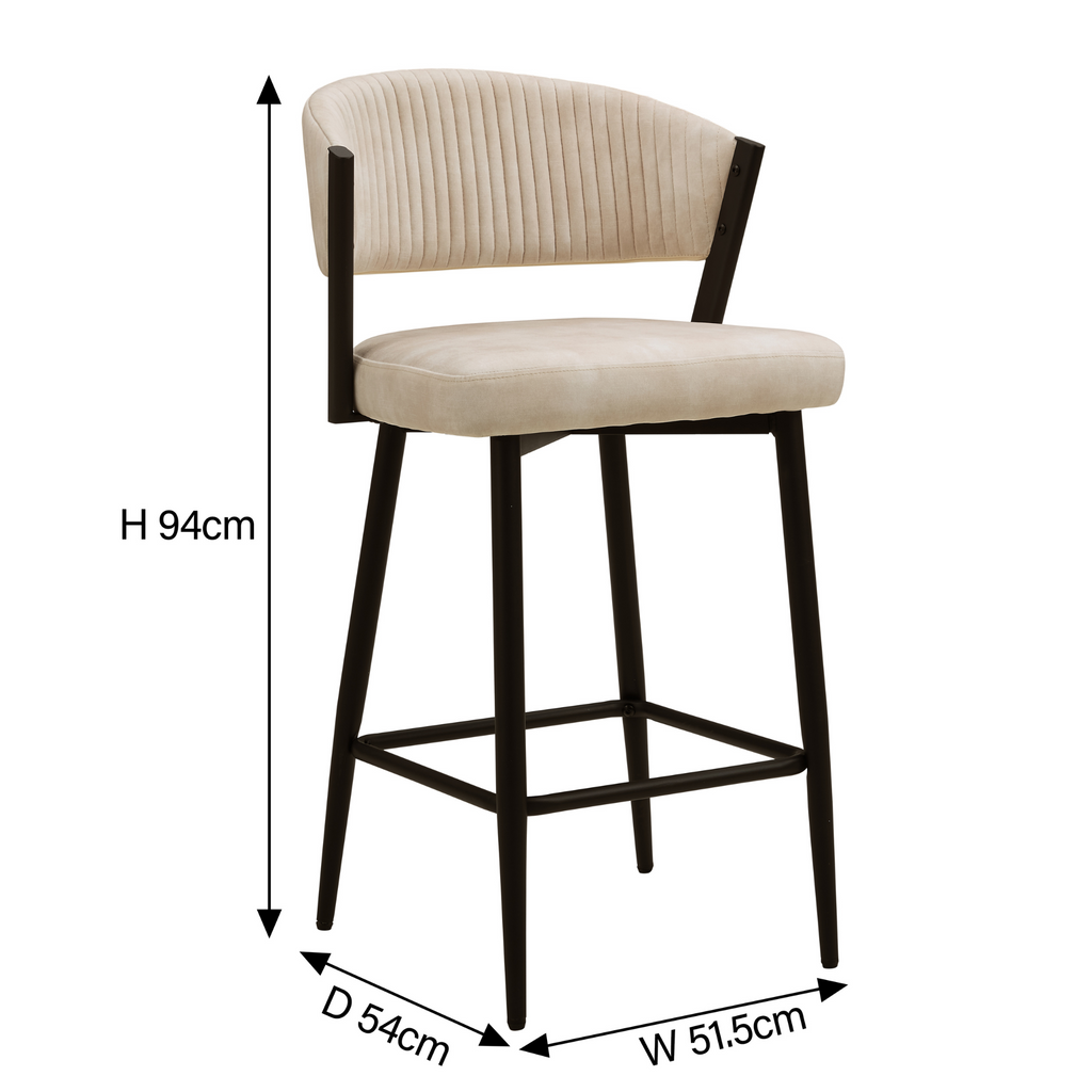 Tabouret de bar incurvé en velours crème Maria avec cadre en métal noir