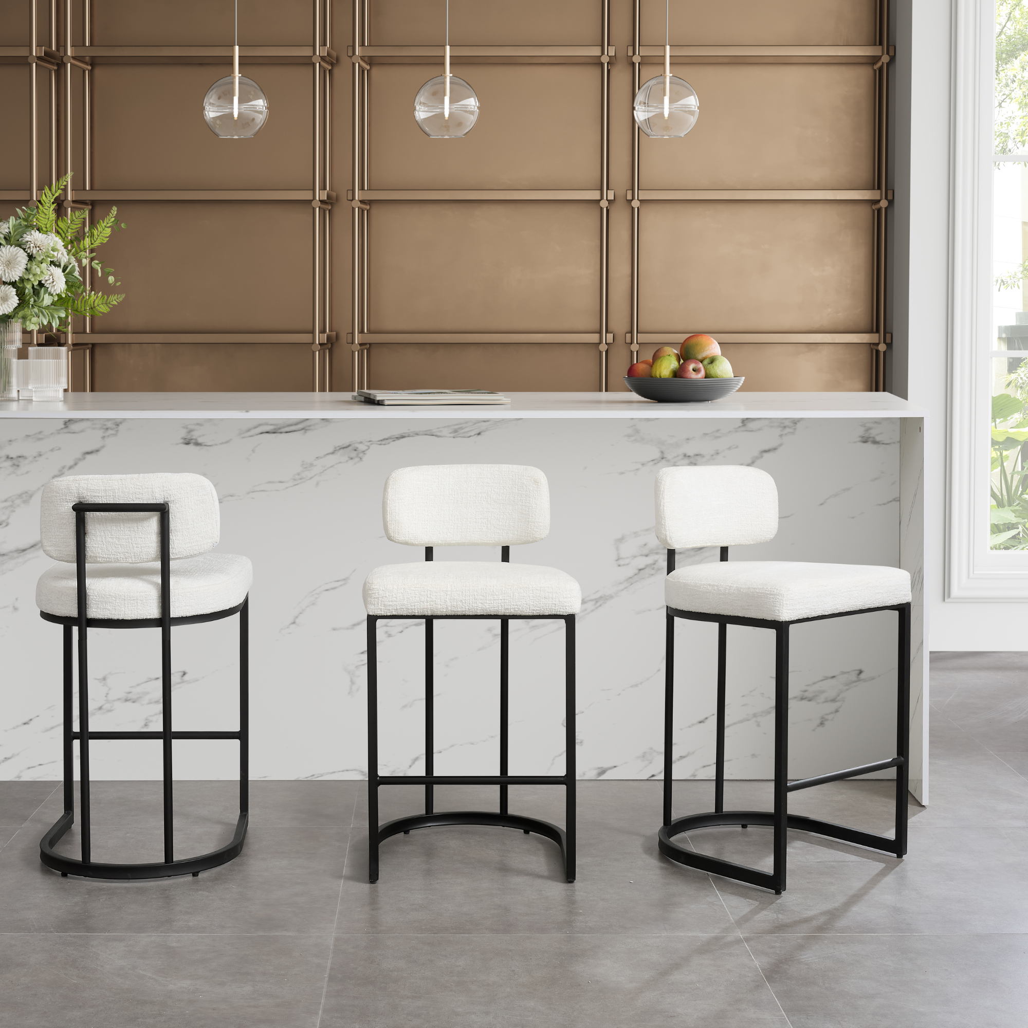 Tabouret de bar Rhea en tissu blanc avec cadre noir