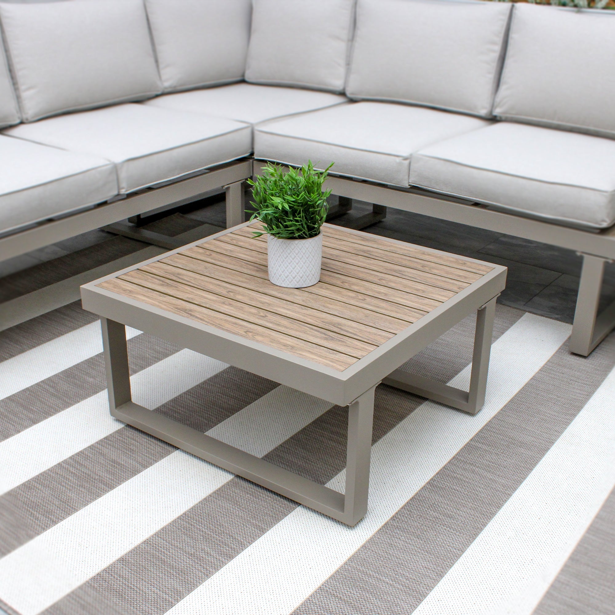 Ensemble de salon avec canapé d'angle modulaire 5 places en aluminium beige Milan