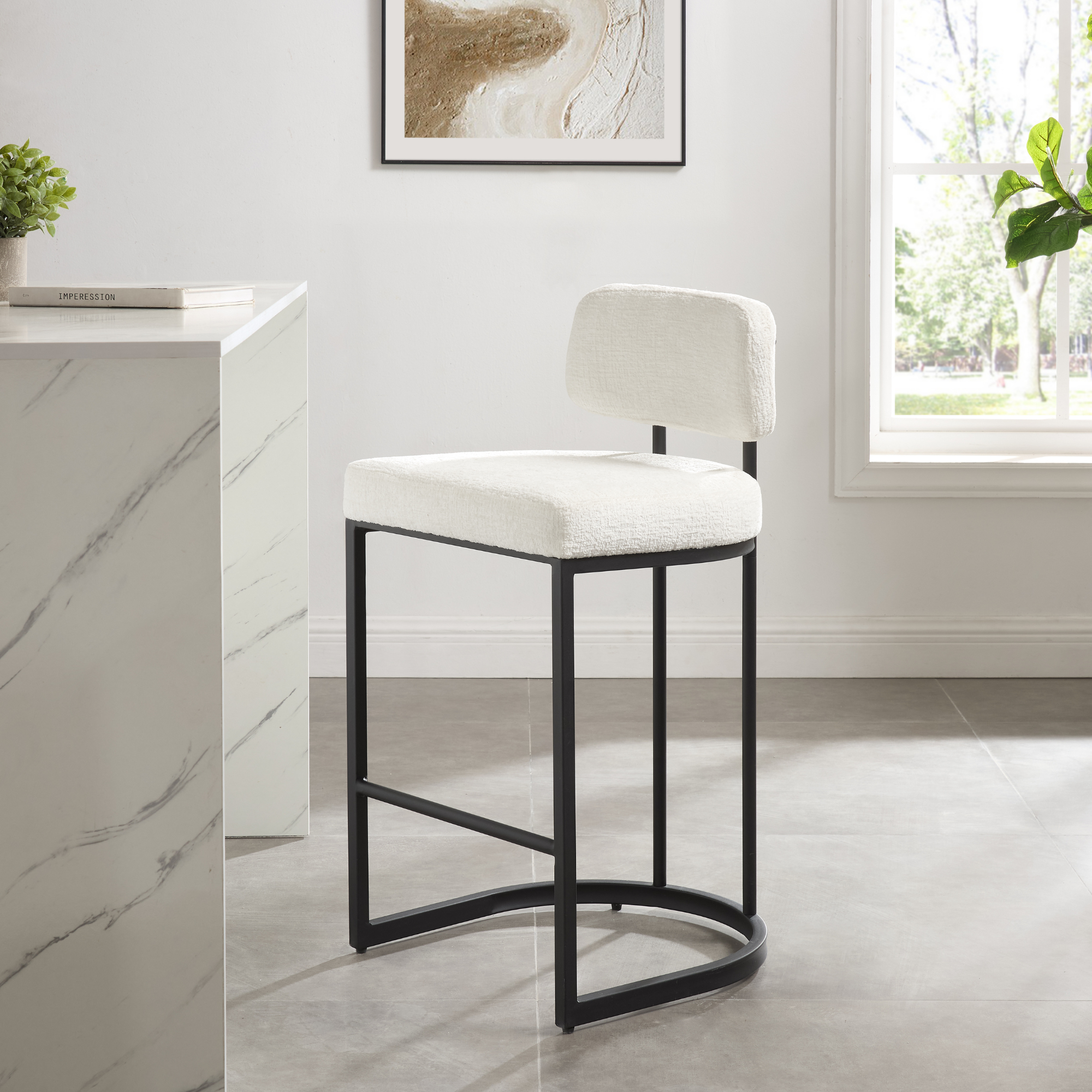 Tabouret de bar Rhea en tissu blanc avec cadre noir