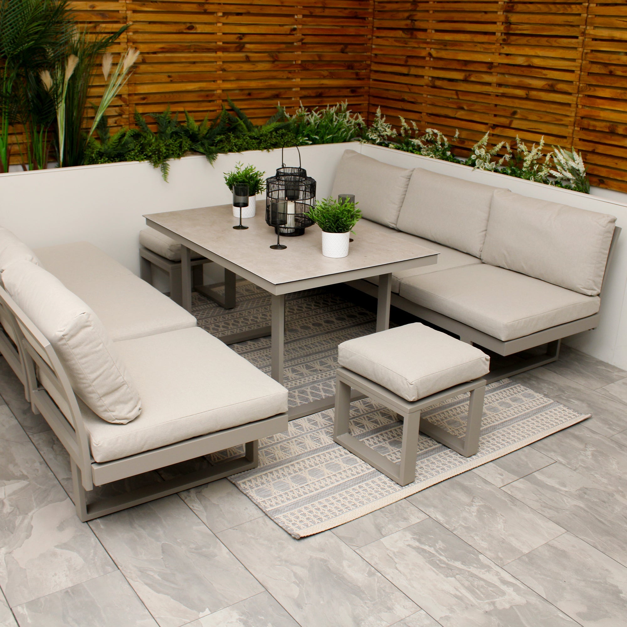 Ensemble de jardin modulaire avec canapé et cadre en aluminium gris clair neutre