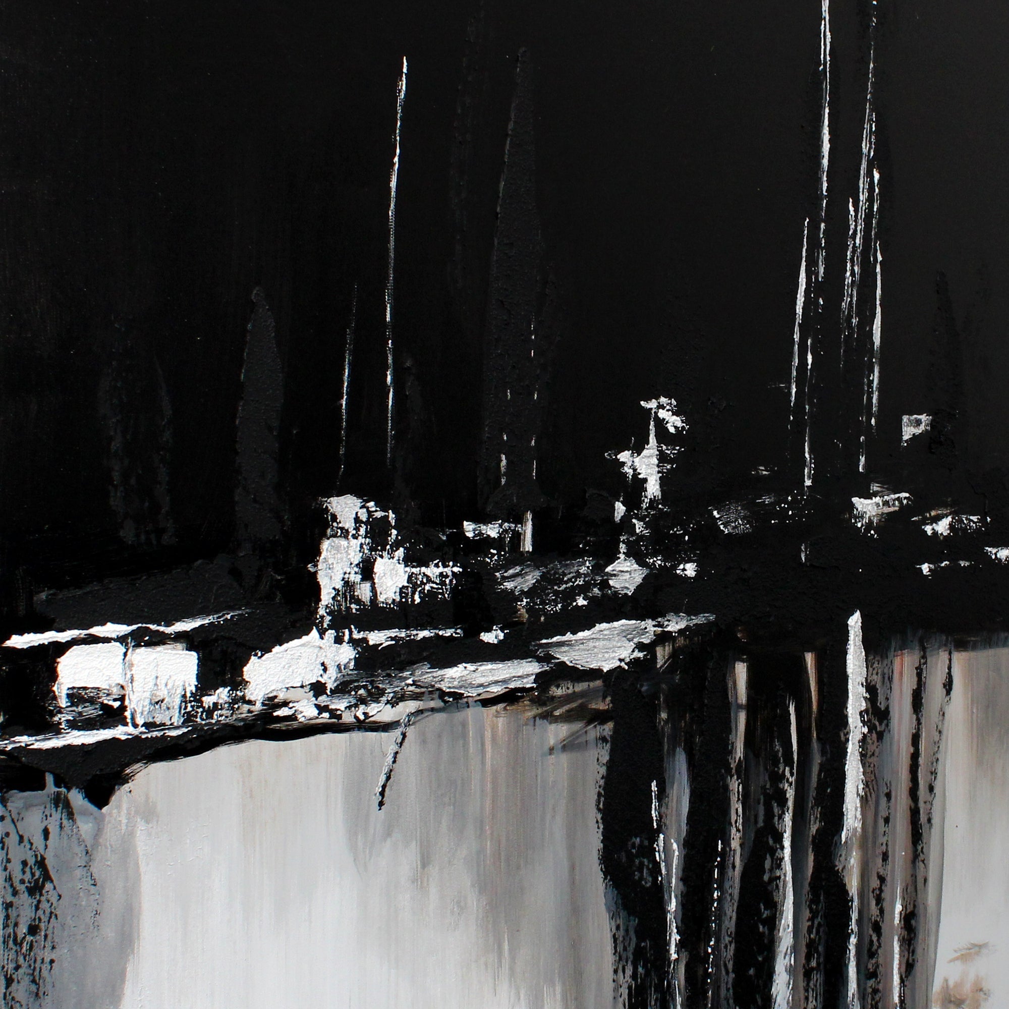 Décoration murale contrastée noire et grise avec cadre noir