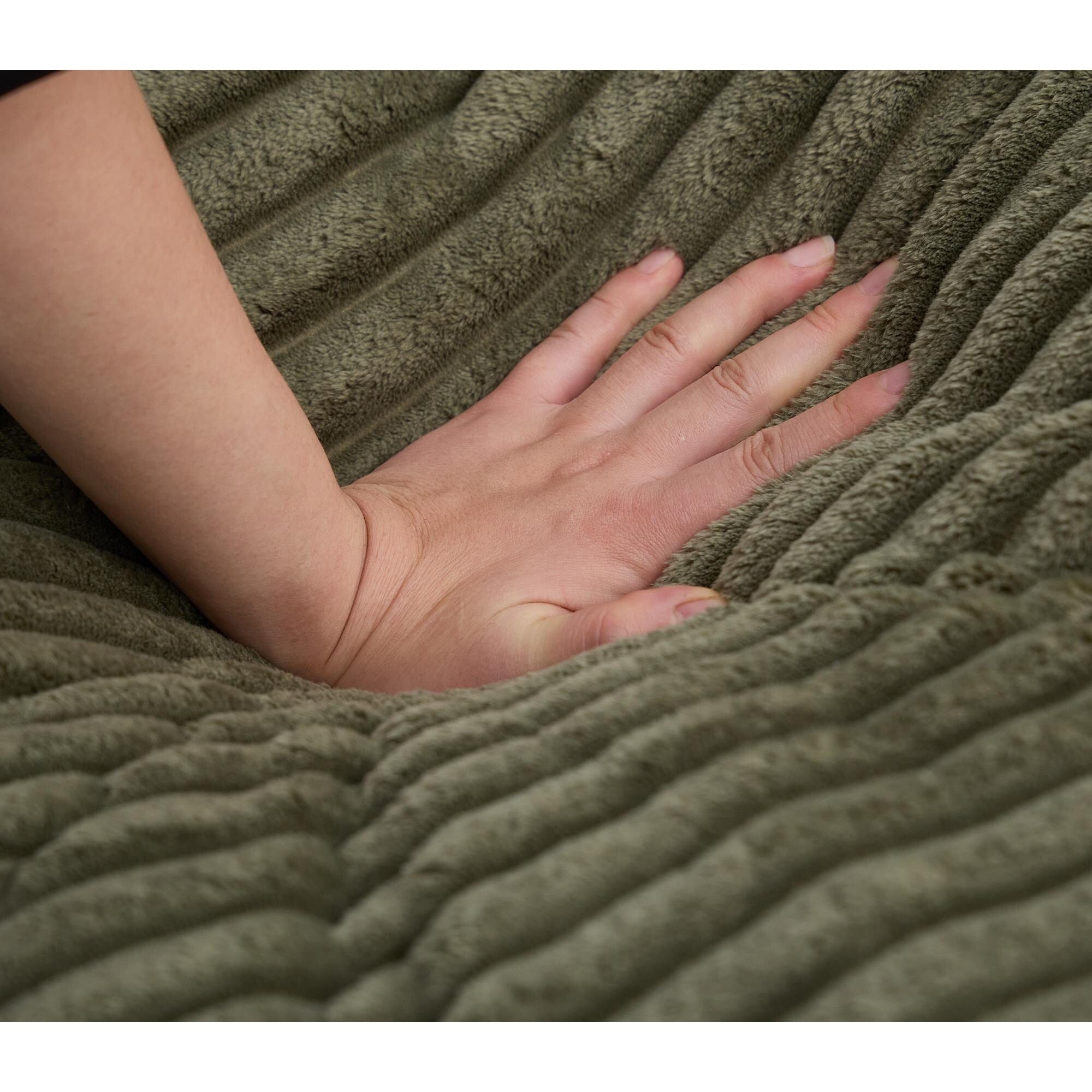 Canapé-lit Harmonia 109 W surdimensionné en velours côtelé, siège profond, double méridienne avec 4 oreillers