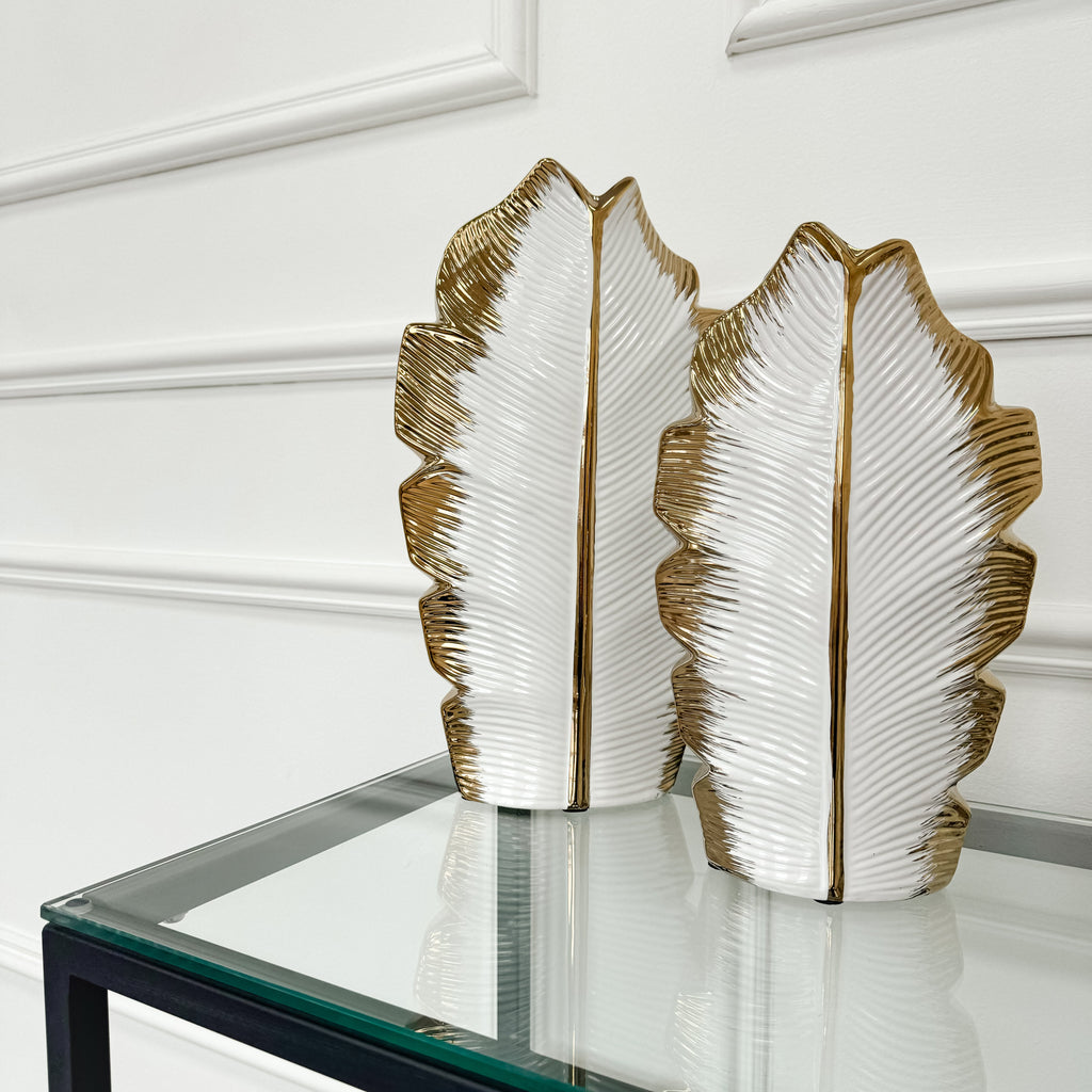 Grand vase blanc et feuille d'or