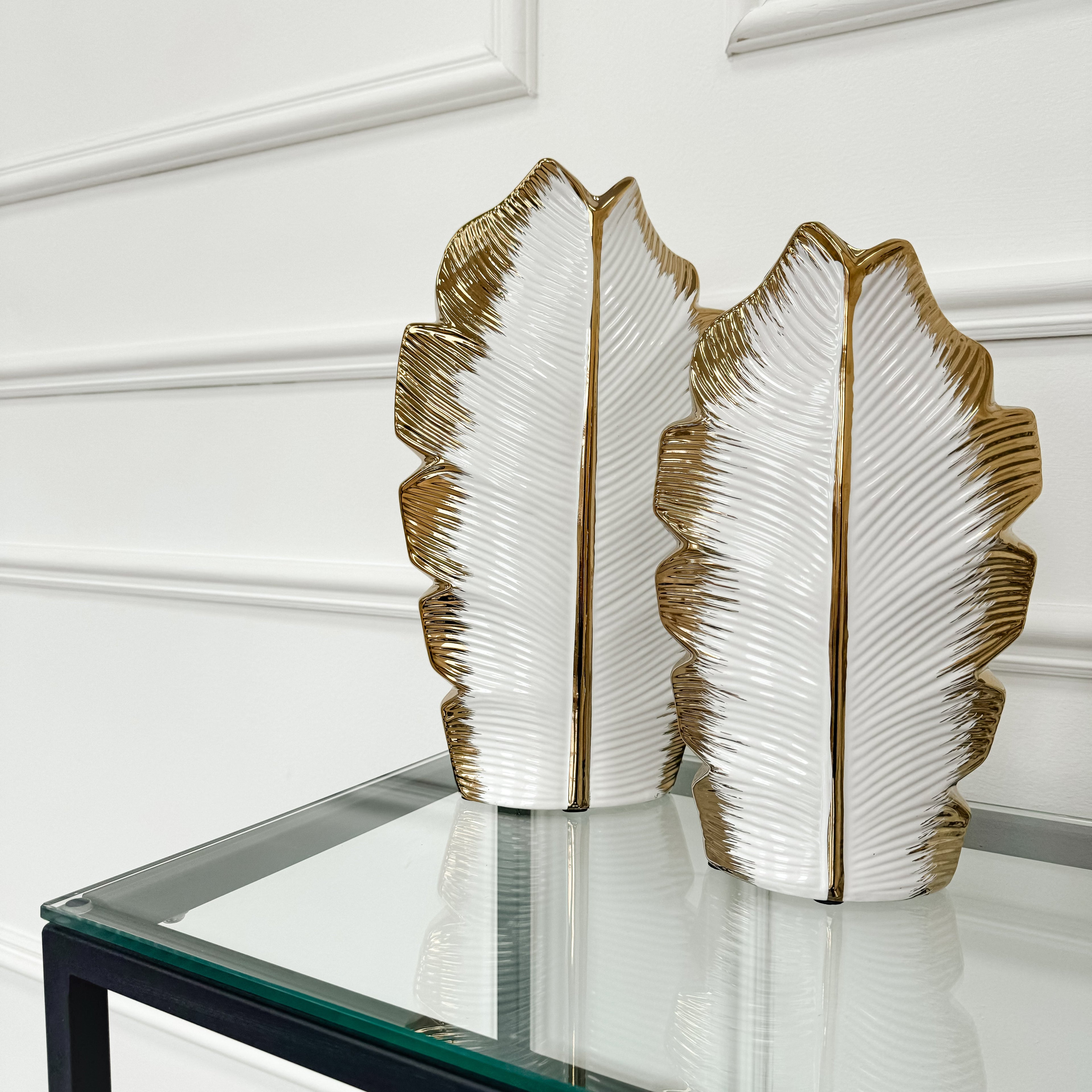 Petit vase blanc et feuille d'or