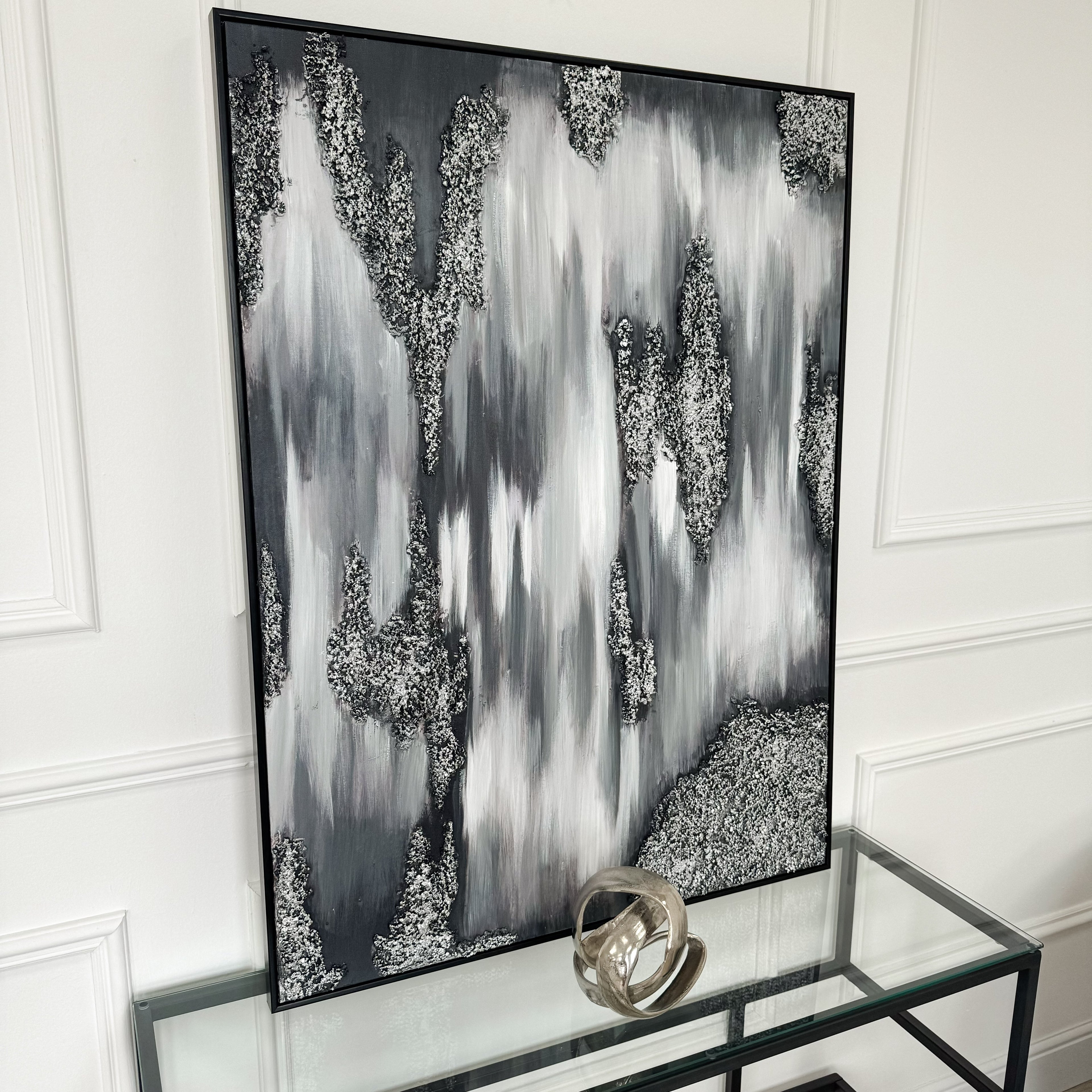 Toile monochrome abstraite avec détails mélangés et cadre noir