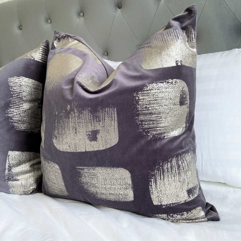 Coussin abstrait argenté Malini Kyoto