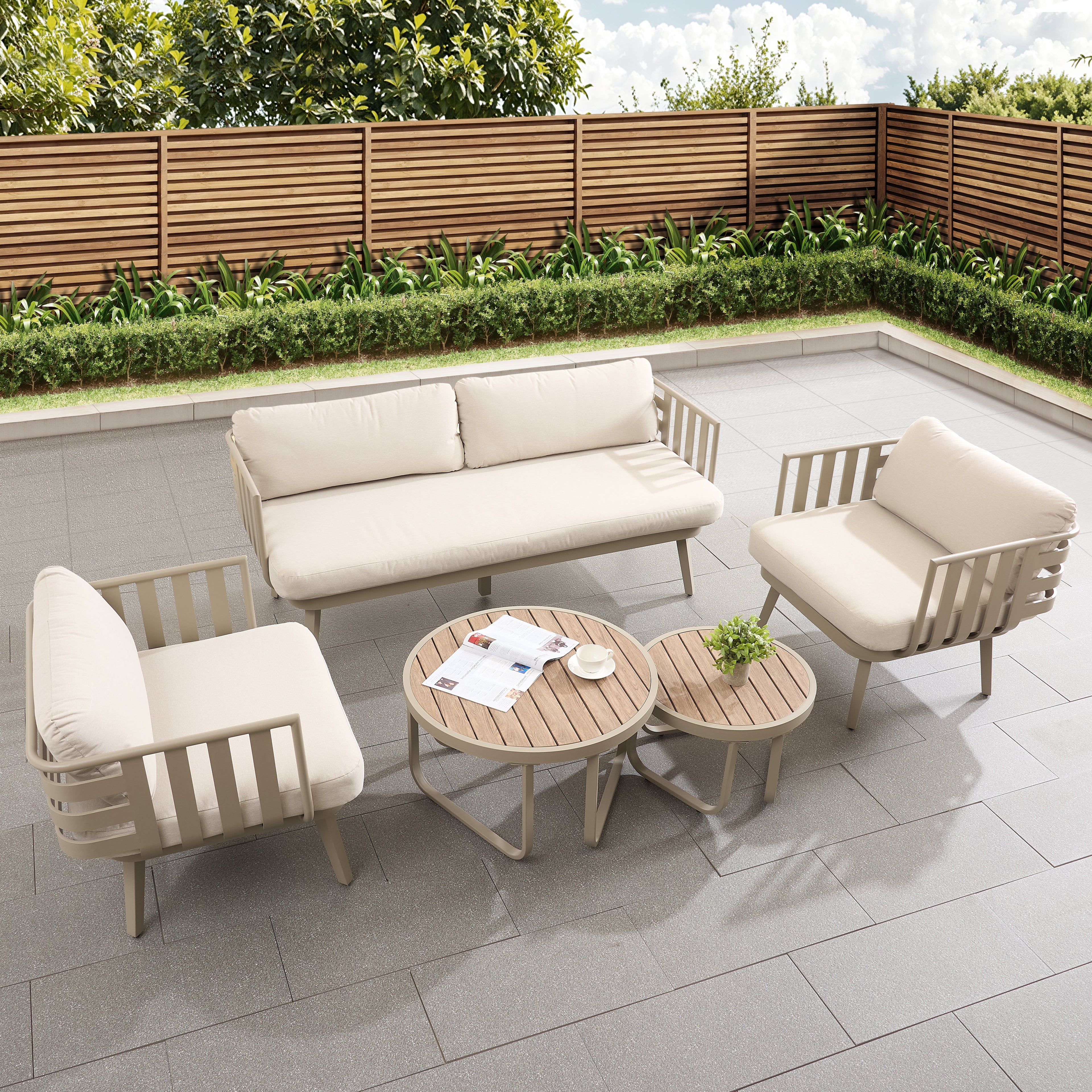 Salon de jardin 5 places en aluminium beige Venice avec coussins beiges