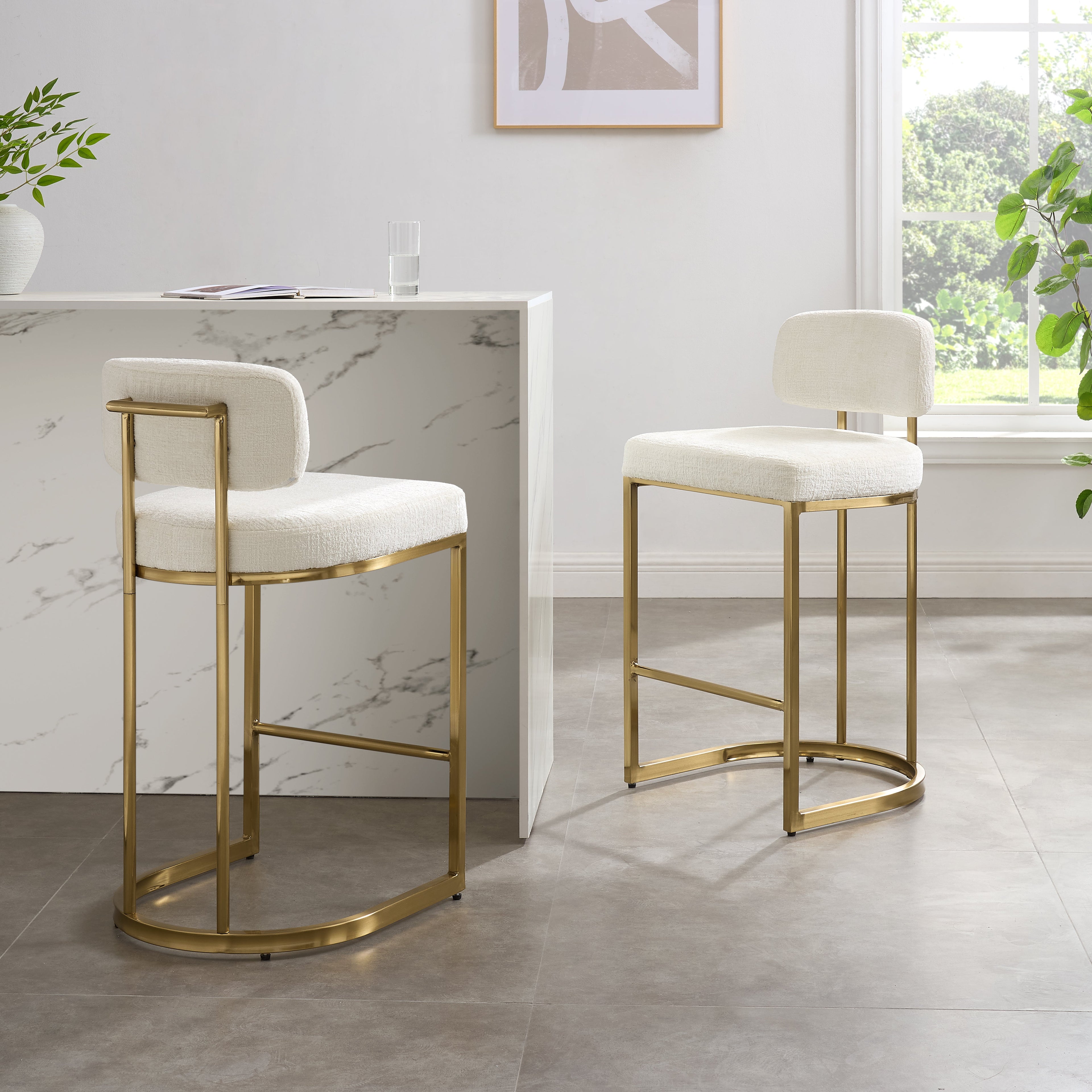 Tabouret de bar Rhea en tissu blanc avec cadre doré
