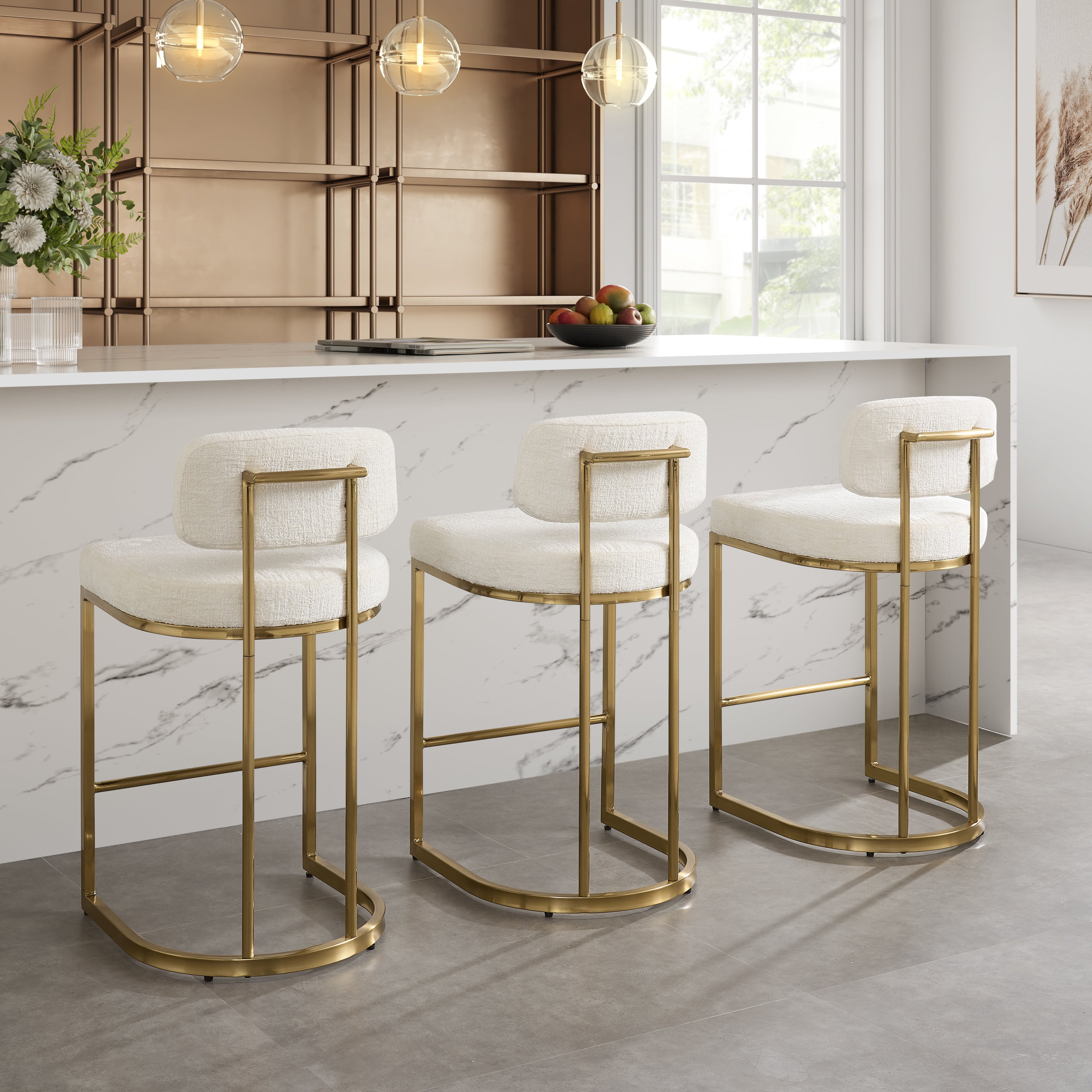 Tabouret de bar Rhea en tissu blanc avec cadre doré