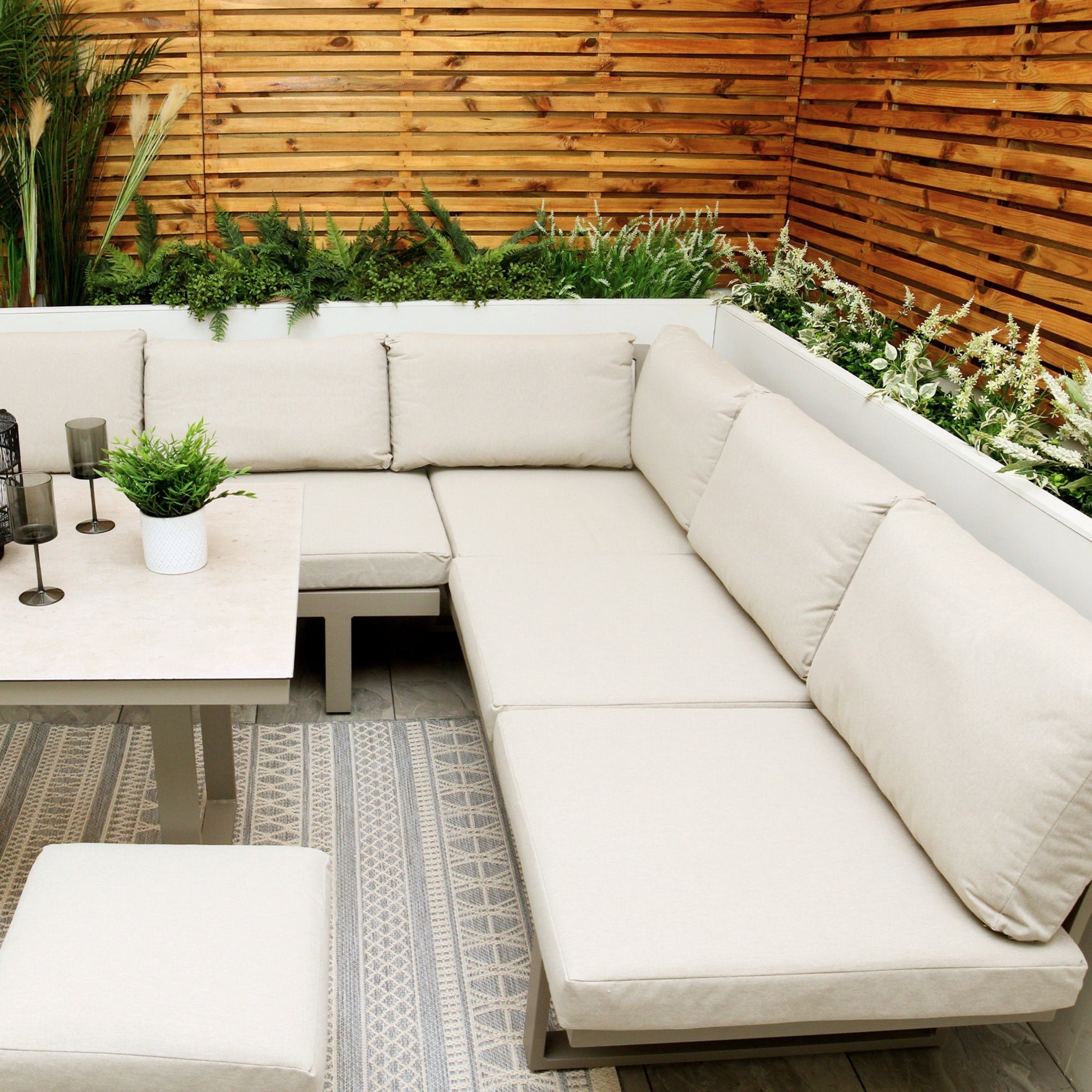 Ensemble de jardin modulaire avec canapé et cadre en aluminium gris clair neutre
