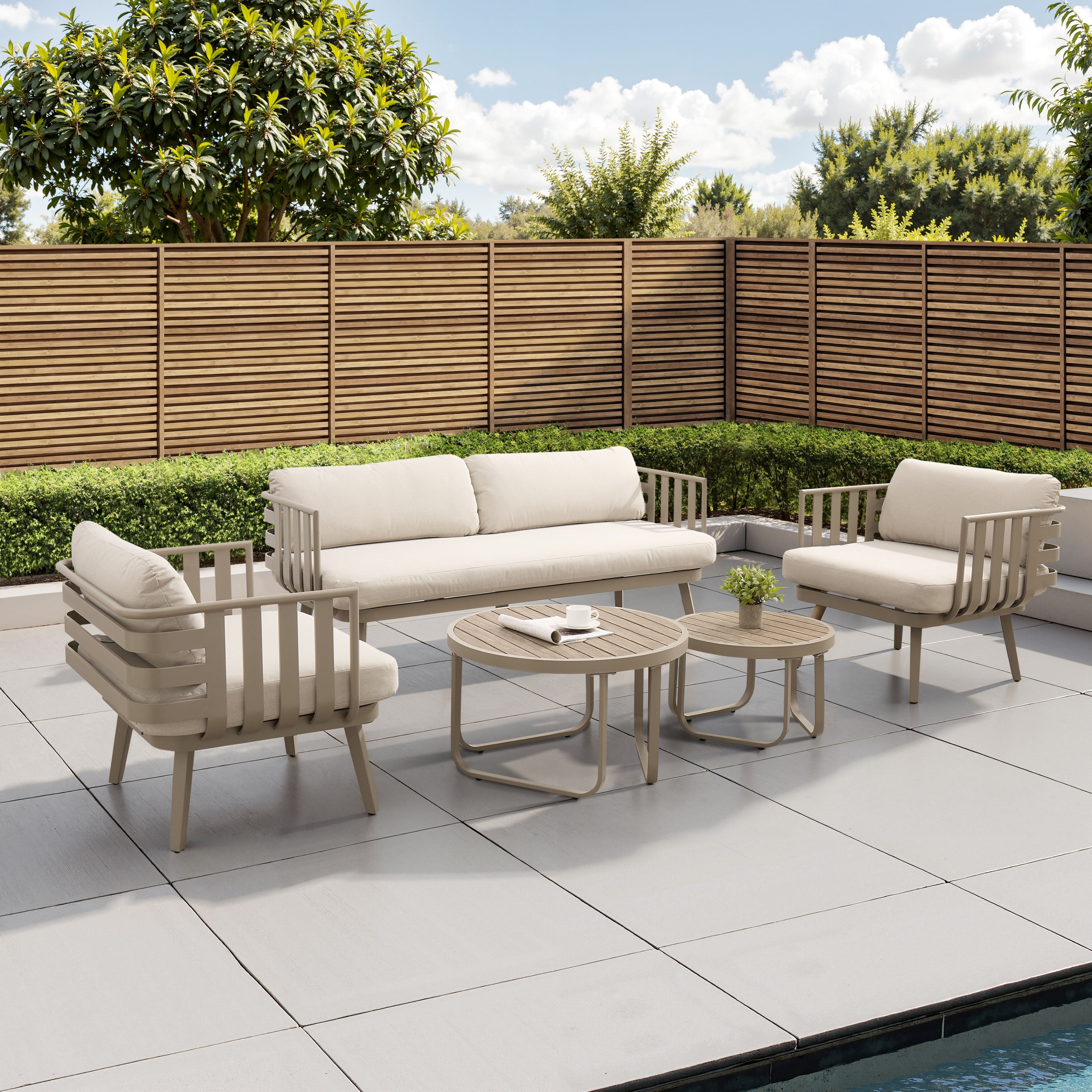 Salon de jardin 5 places en aluminium beige Venice avec coussins beiges