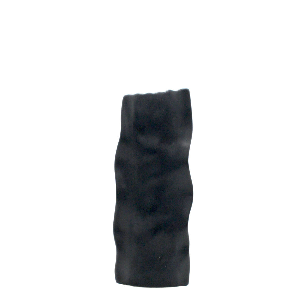 Vase en céramique noire à effet ondulé