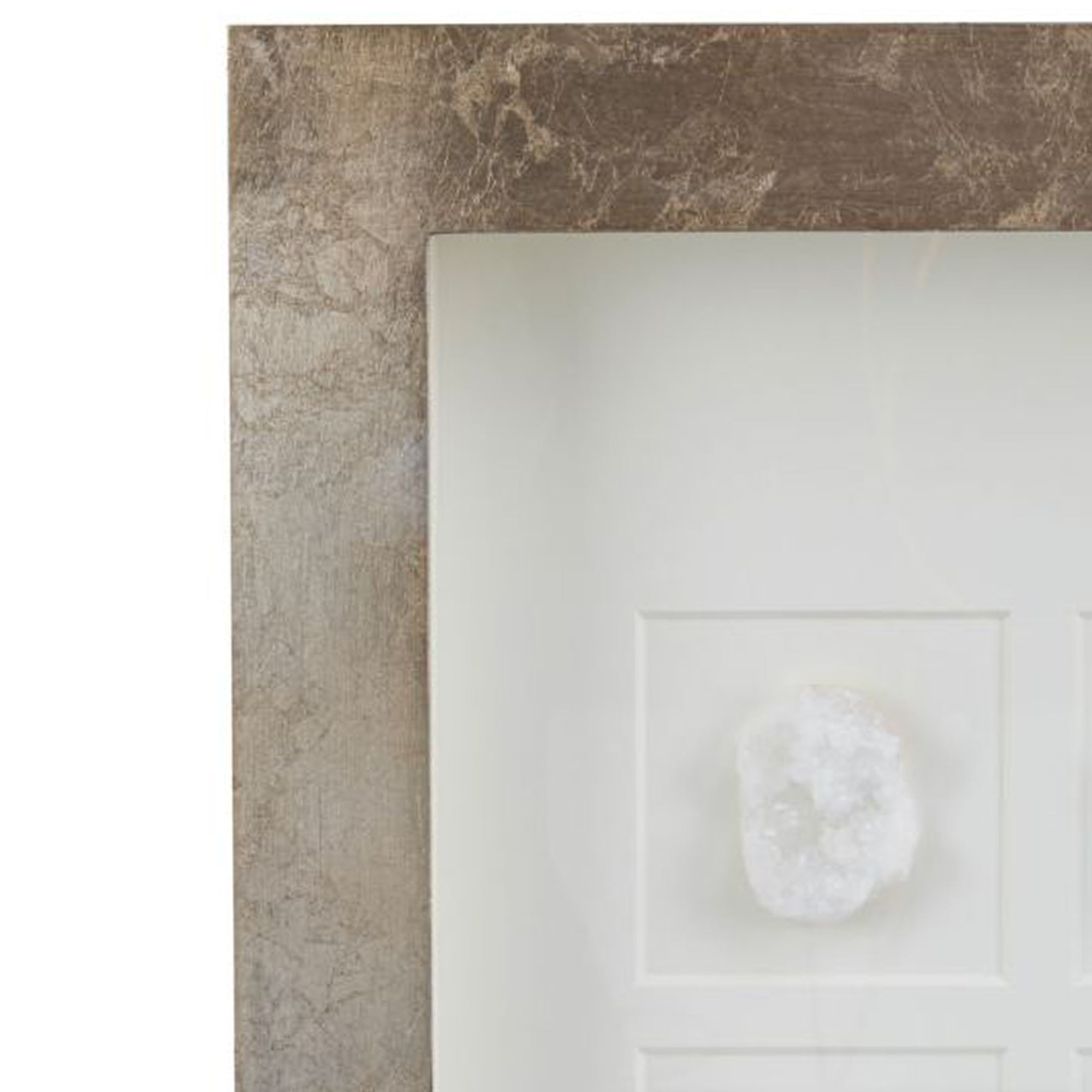 Décoration murale en cristal naturel dans un cadre champagne