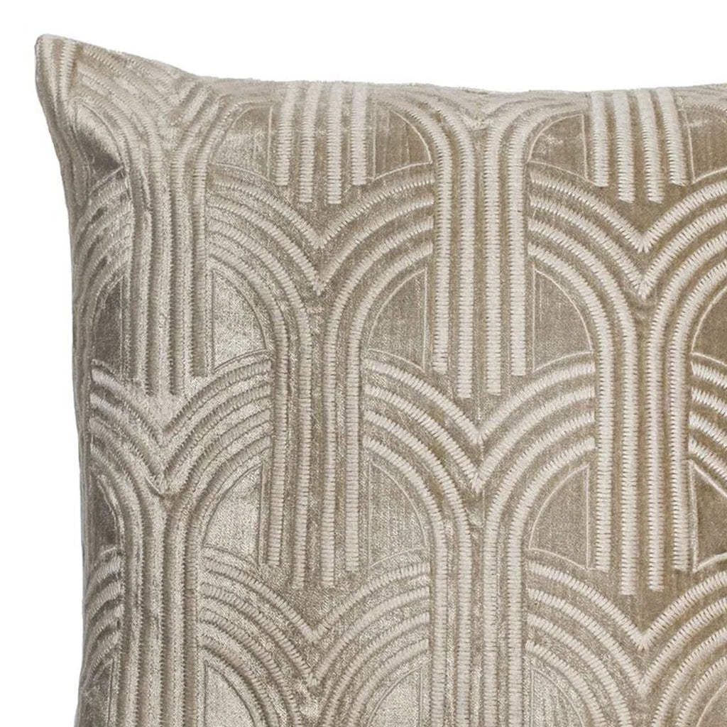 Coussin d'arche en velours champagne Malini