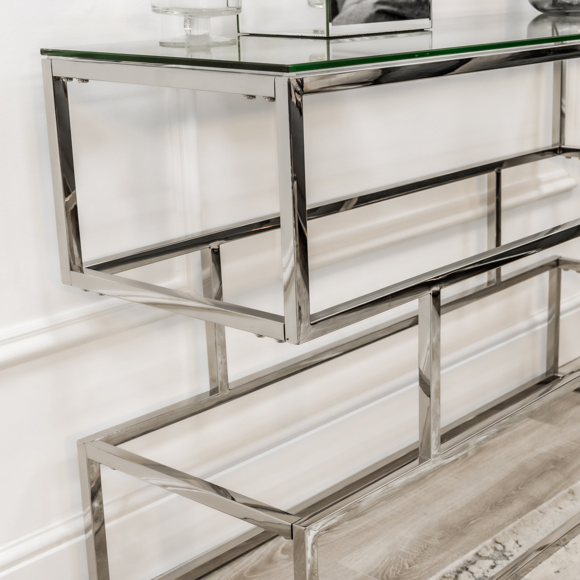 Console Lina en chrome argenté avec plateau en verre transparent