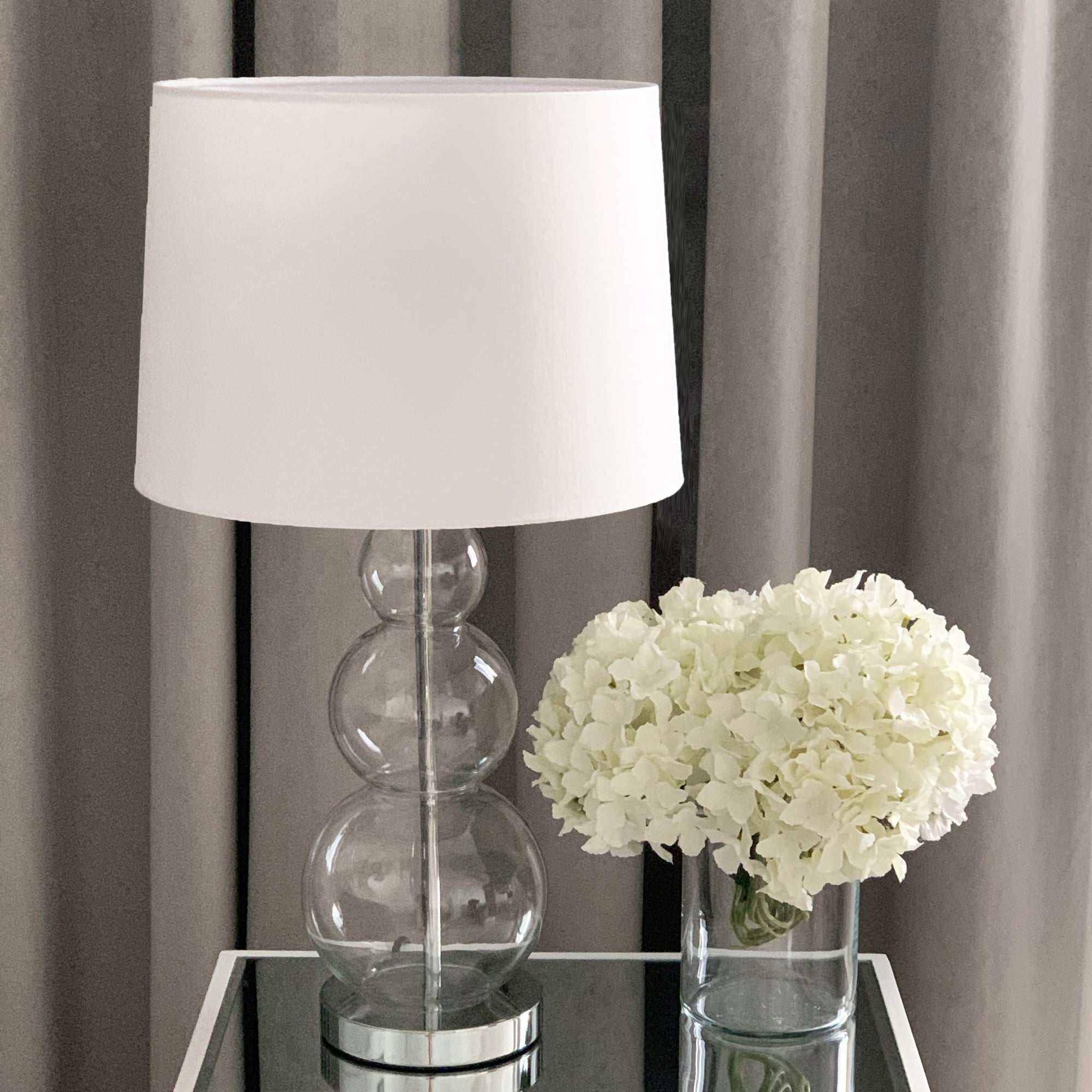 Lampe de table en verre transparent à bulles avec abat-jour crème