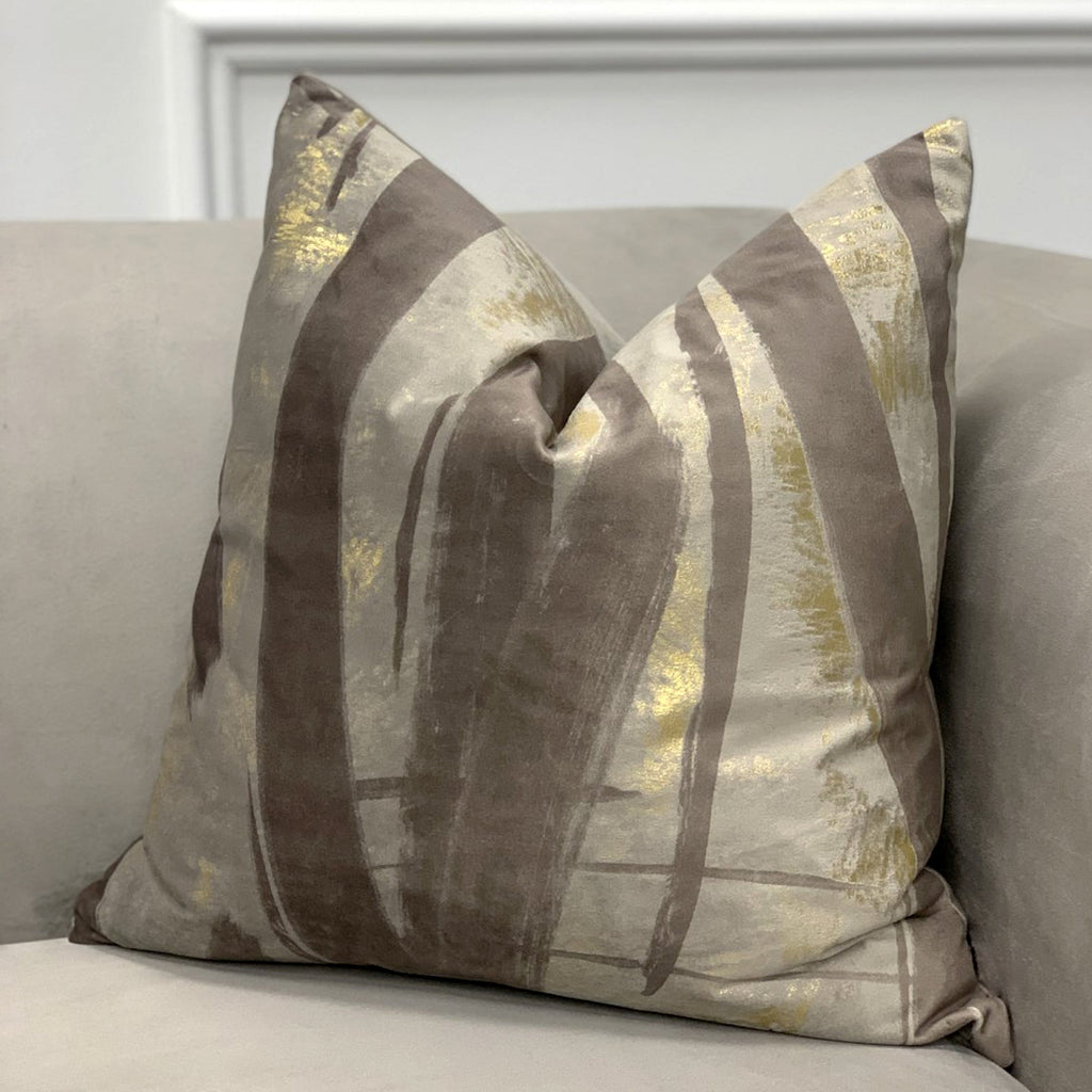 Coussin Praliné et Or Malini