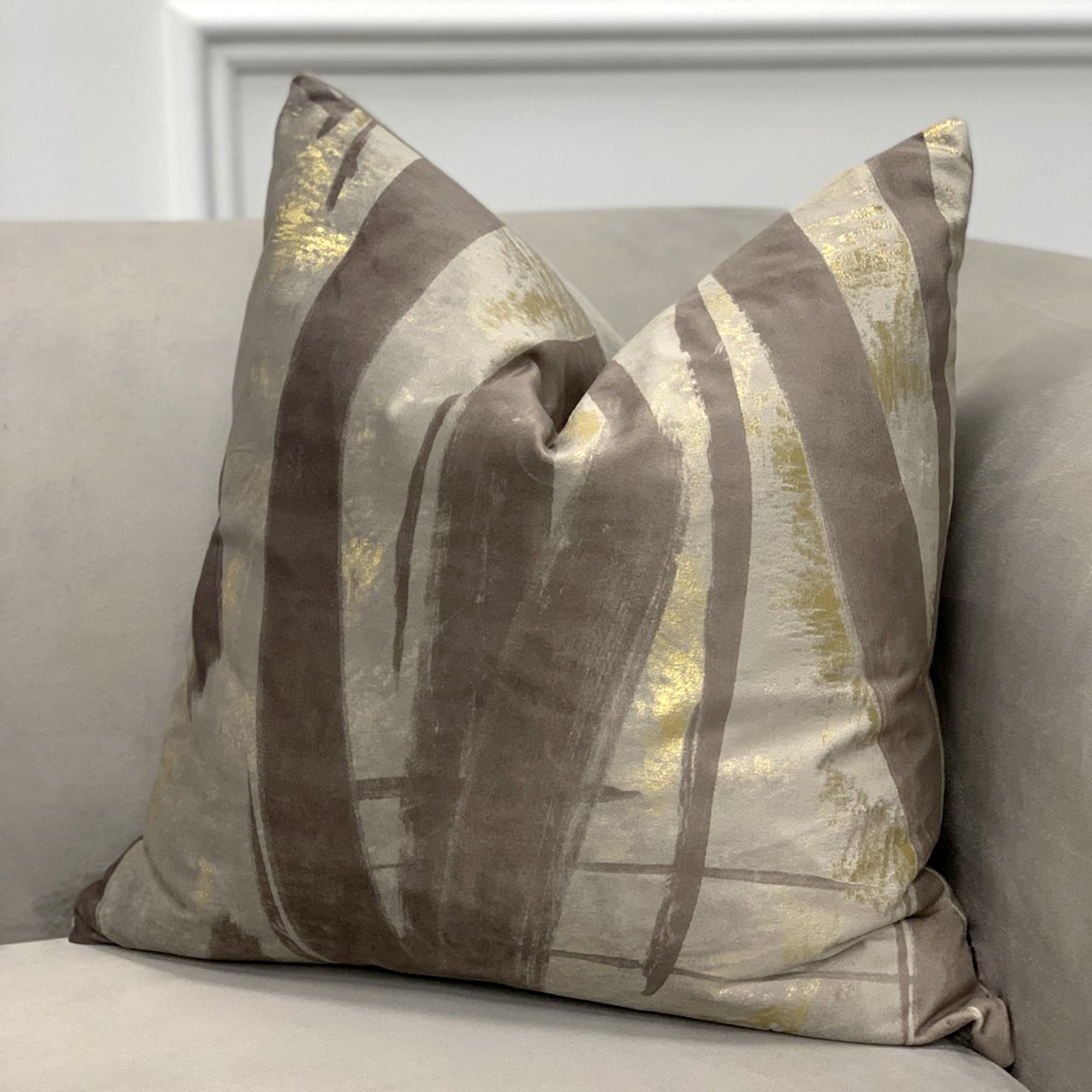 Coussin Praliné et Or Malini