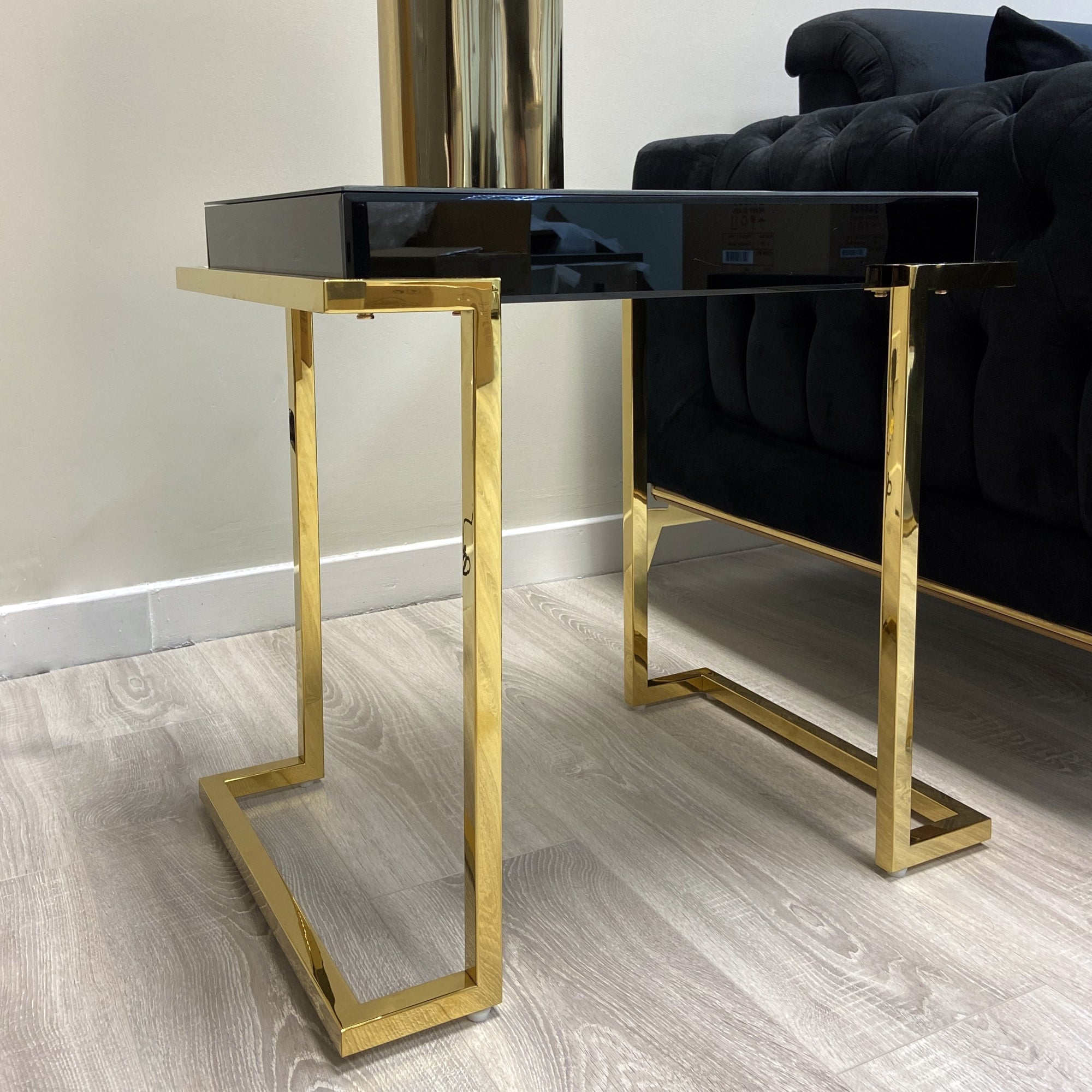 Table d'appoint Munro avec plateau miroir noir et or