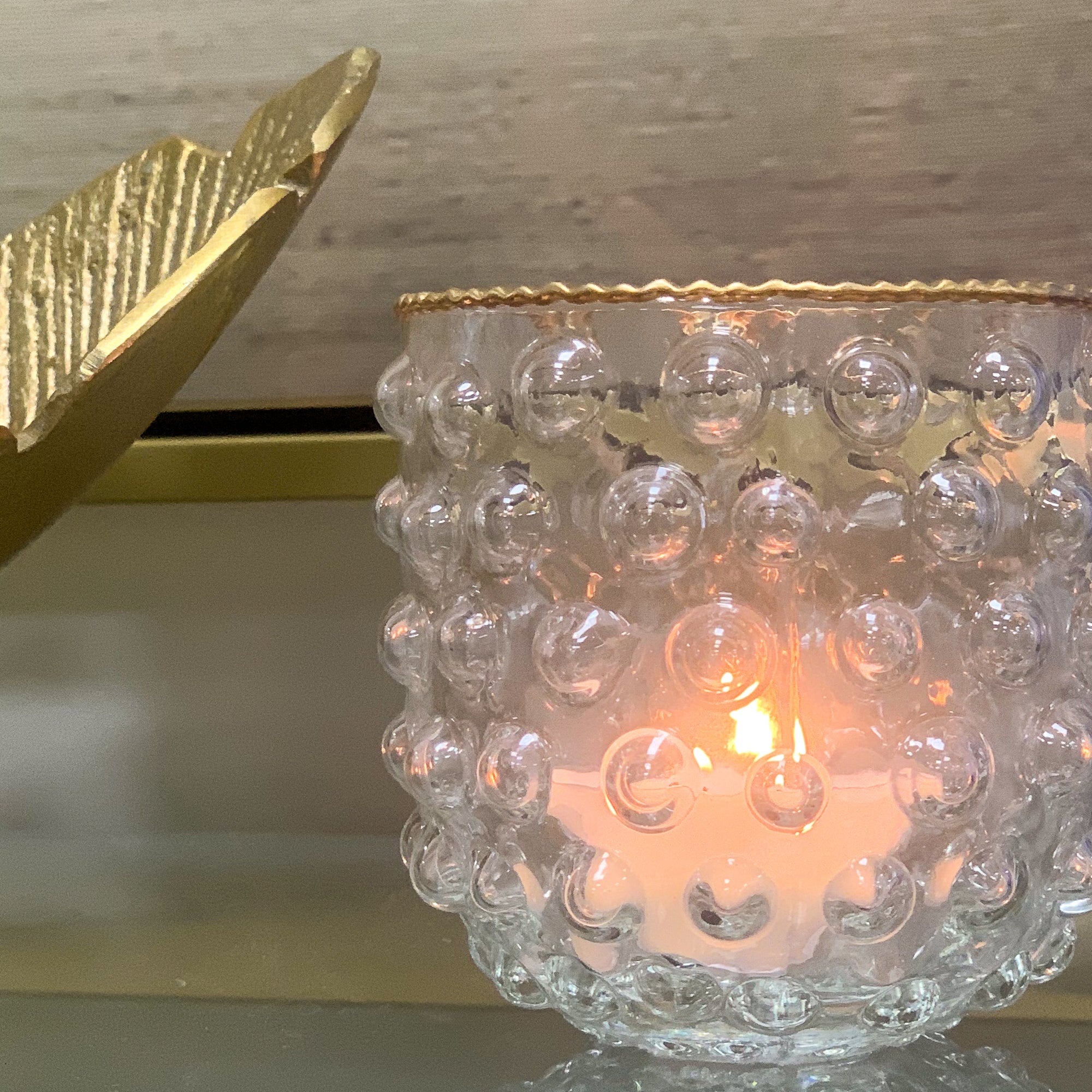 Bougeoir votif en verre clouté